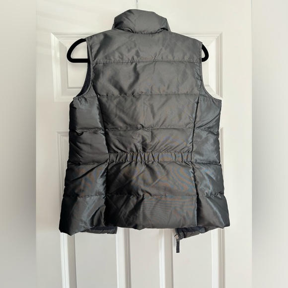 EUC- Lands’ End Puffy Vest in silver Size: XS - Picture 3 of 3